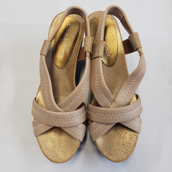 Donald J Pliner Jemm Wedge Sandals Size 6 M Metalic Stretch Natural Gold - Picture 5 of 11